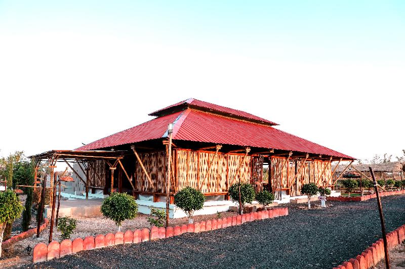 בית מלון כפרי The Restfo Pench Tiger Resort