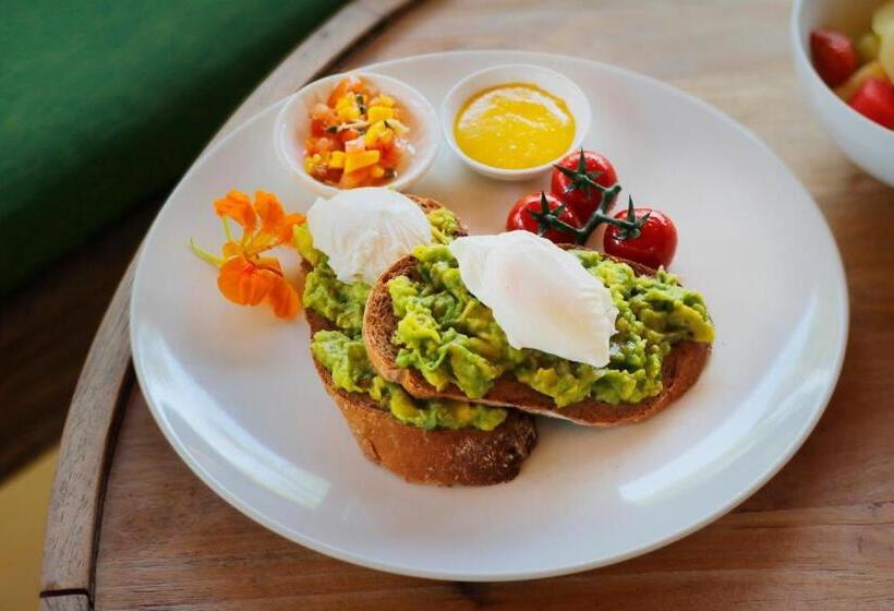 בית מלון כפרי The Retreat At Kharista By Ekosistem