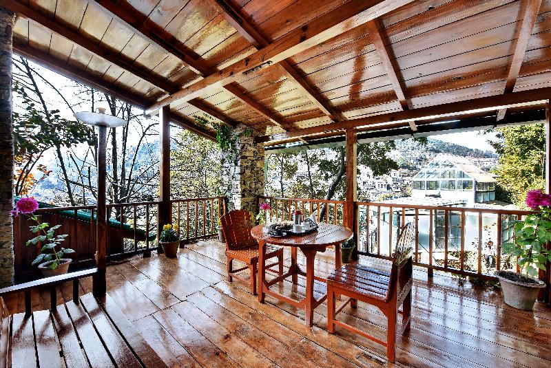 فندق Tiaraa Monolith Lake Resort