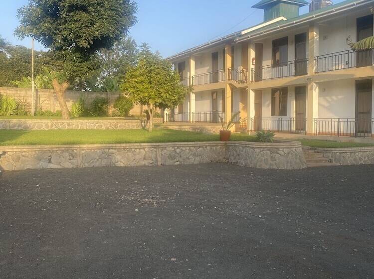 Отель Tumaini Homestay