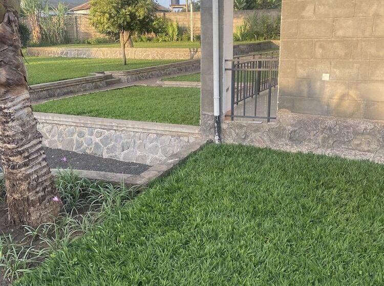 Отель Tumaini Homestay