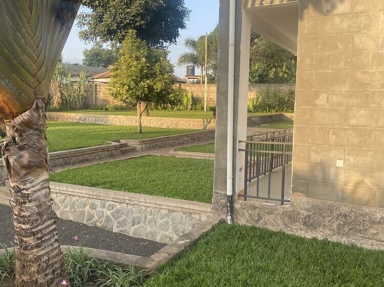 Отель Tumaini Homestay