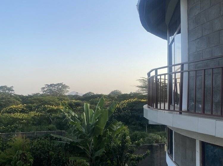 Отель Tumaini Homestay