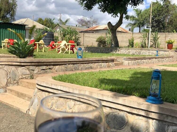 Отель Tumaini Homestay