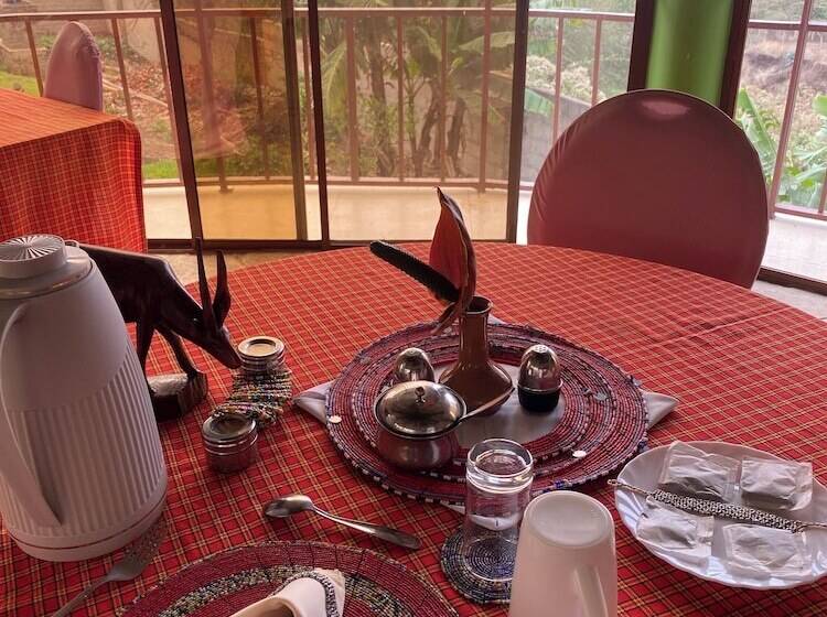 Отель Tumaini Homestay