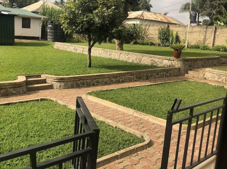 Отель Tumaini Homestay