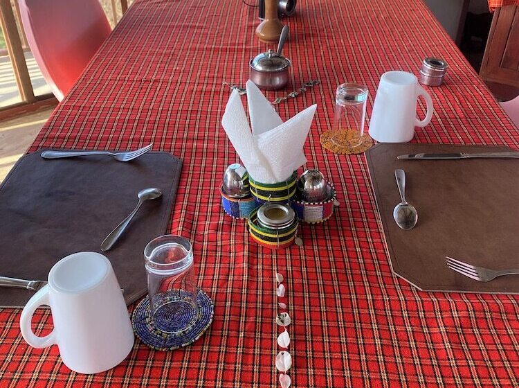 Отель Tumaini Homestay