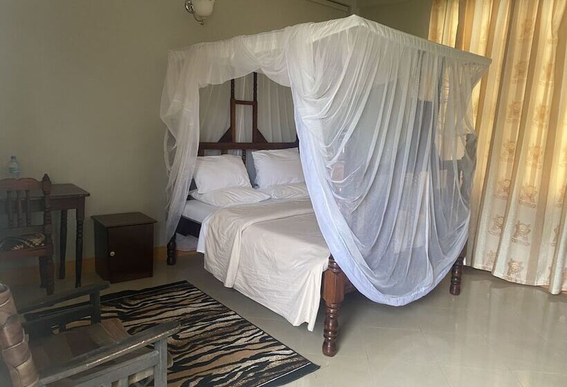 Отель Tumaini Homestay