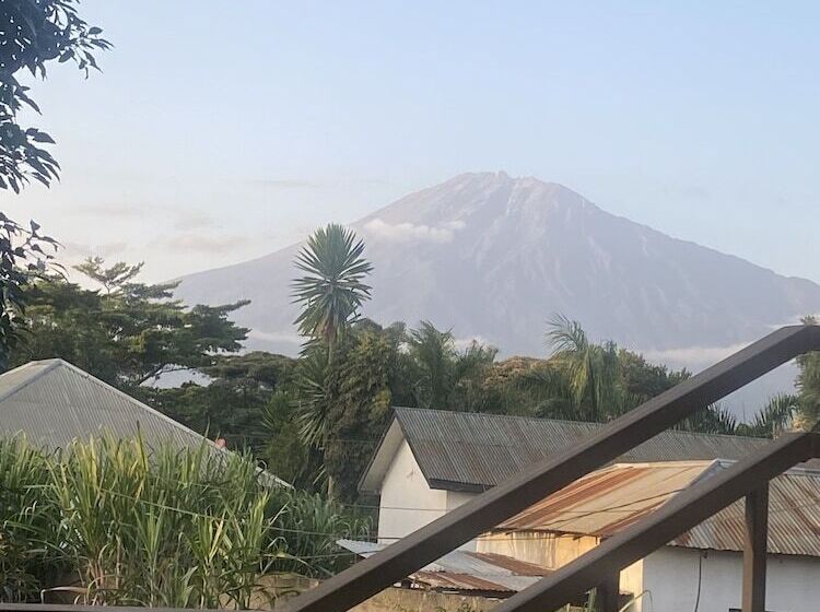 Отель Tumaini Homestay