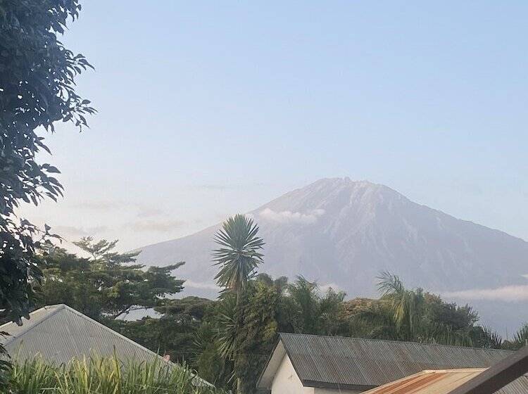 Отель Tumaini Homestay