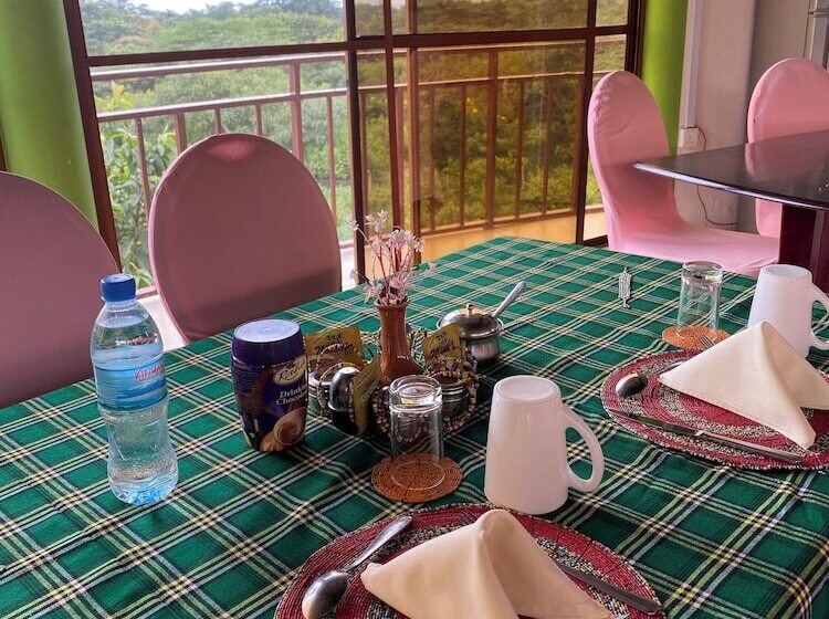 Отель Tumaini Homestay