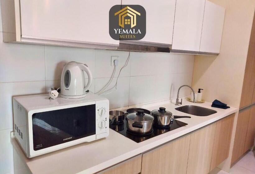 בית מלון כפרי Yemala Suites At Skyloft   Johor