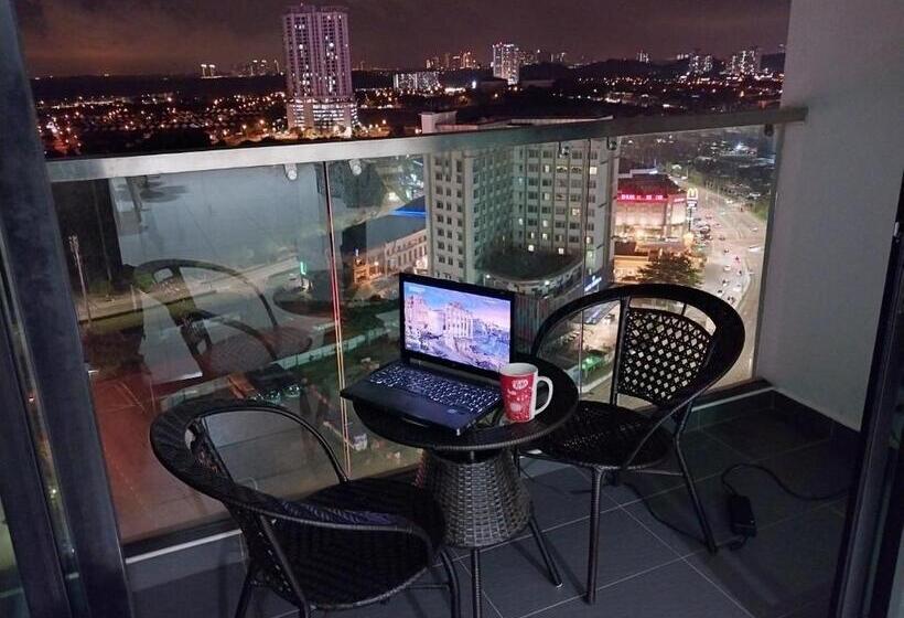 فندق Yemala Suites At Skyloft   Johor