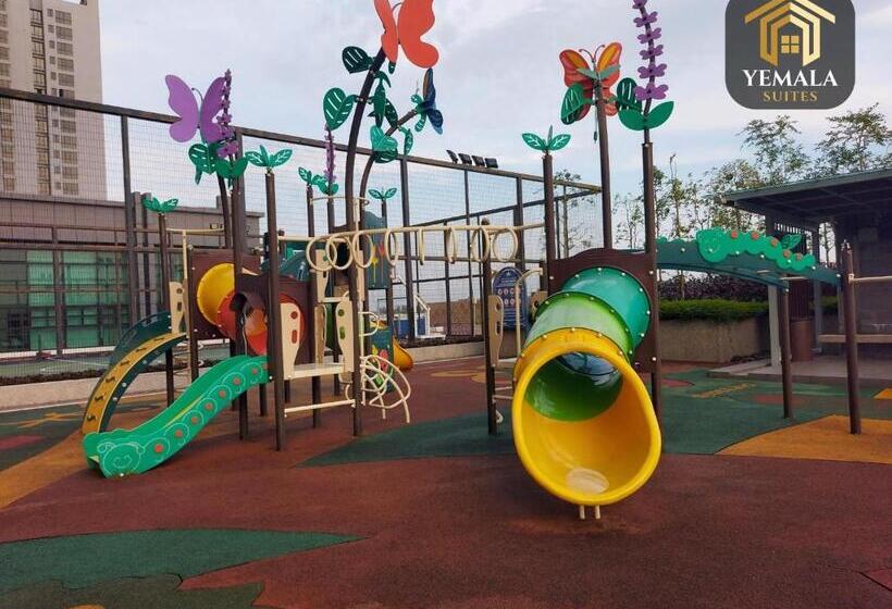 בית מלון כפרי Yemala Suites At Skyloft   Johor