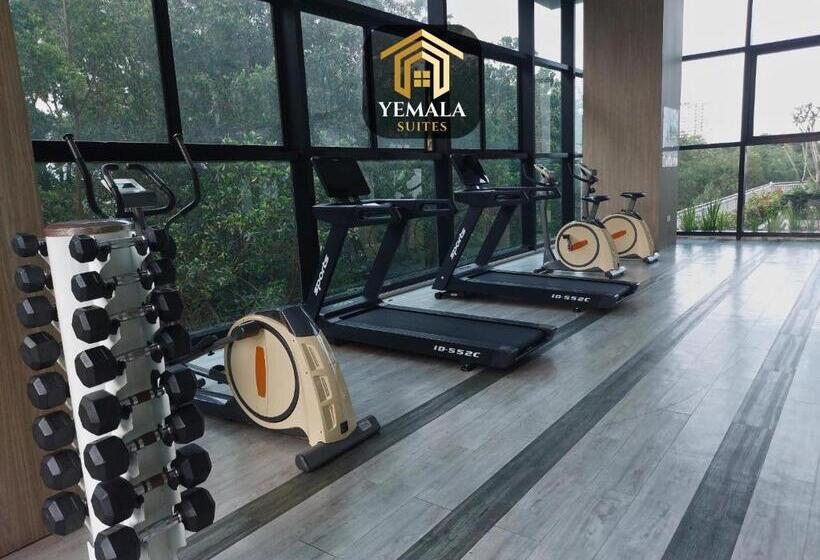 בית מלון כפרי Yemala Suites At Skyloft   Johor
