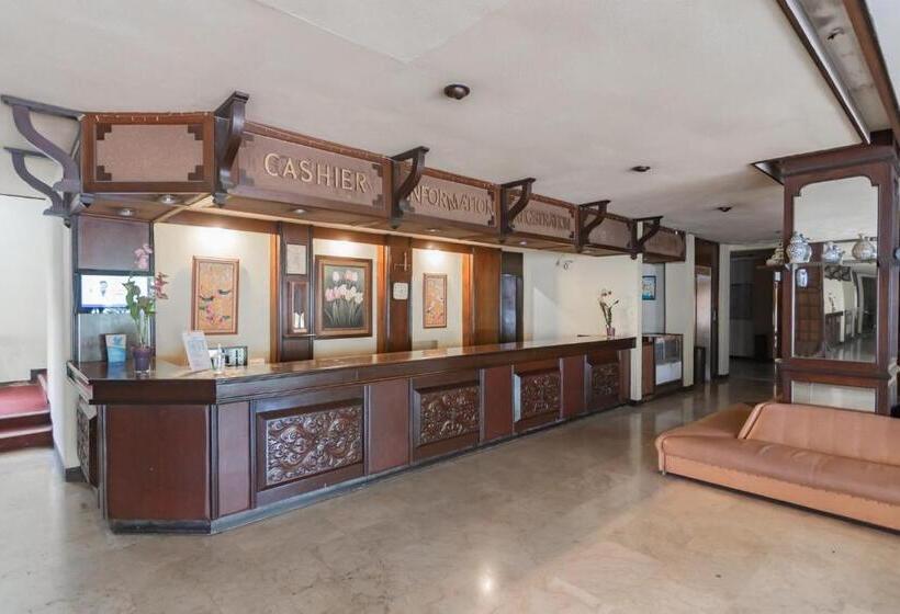 Istana Hotel Bandung Mitra Reddoorz