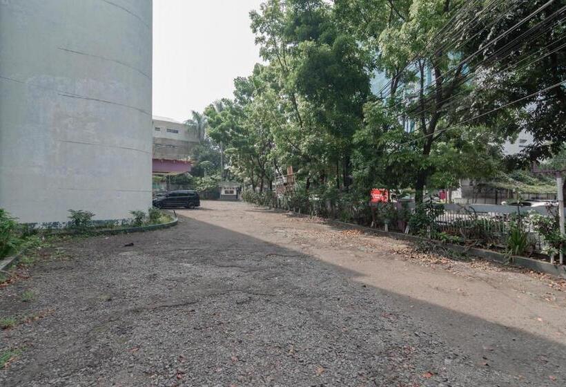 Istana Hotel Bandung Mitra Reddoorz