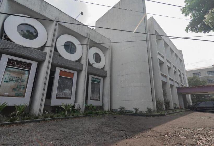 Istana Hotel Bandung Mitra Reddoorz