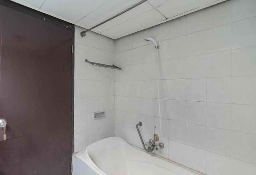 Istana Hotel Bandung Mitra Reddoorz