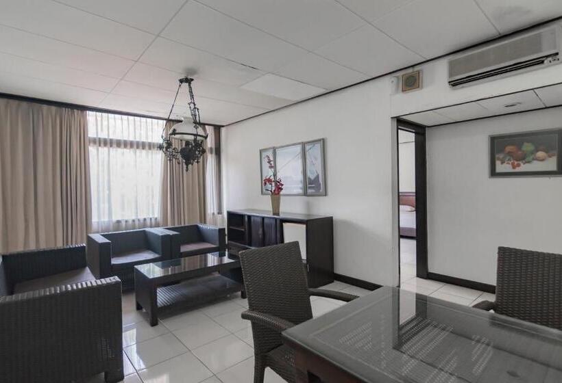 Istana Hotel Bandung Mitra Reddoorz