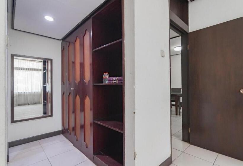 Istana Hotel Bandung Mitra Reddoorz