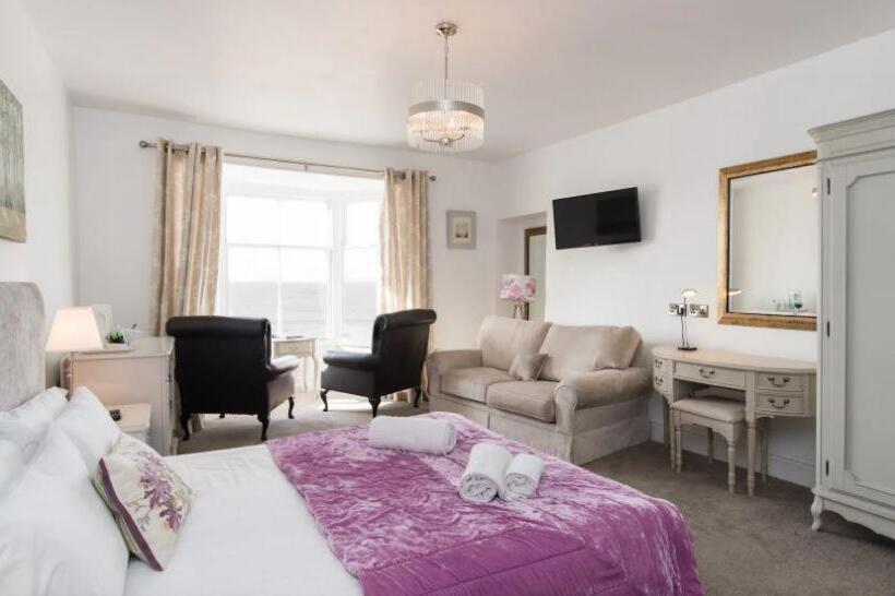 No 47 Marine Terrace