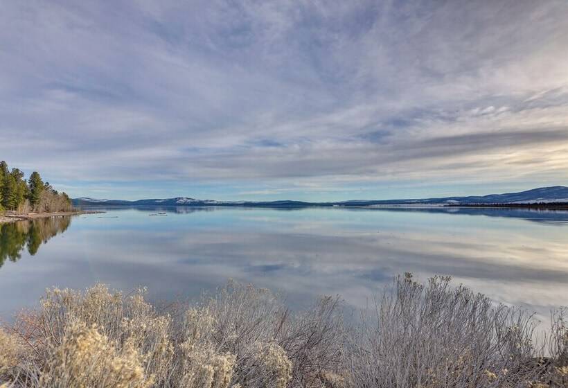 Peaceful Lake Almanor Cabin: Fish, Hunt + Hike!