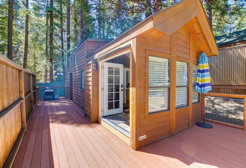 Peaceful Lake Almanor Cabin: Fish, Hunt + Hike!