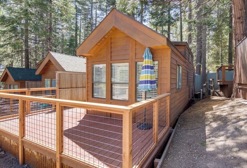 Peaceful Lake Almanor Cabin: Fish, Hunt + Hike!