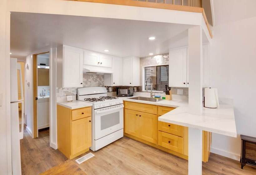 Peaceful Lake Almanor Cabin: Fish, Hunt + Hike!