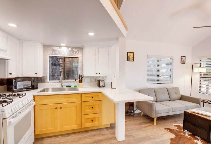 Peaceful Lake Almanor Cabin: Fish, Hunt + Hike!