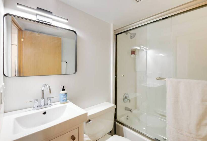 Peaceful Lake Almanor Cabin: Fish, Hunt + Hike!