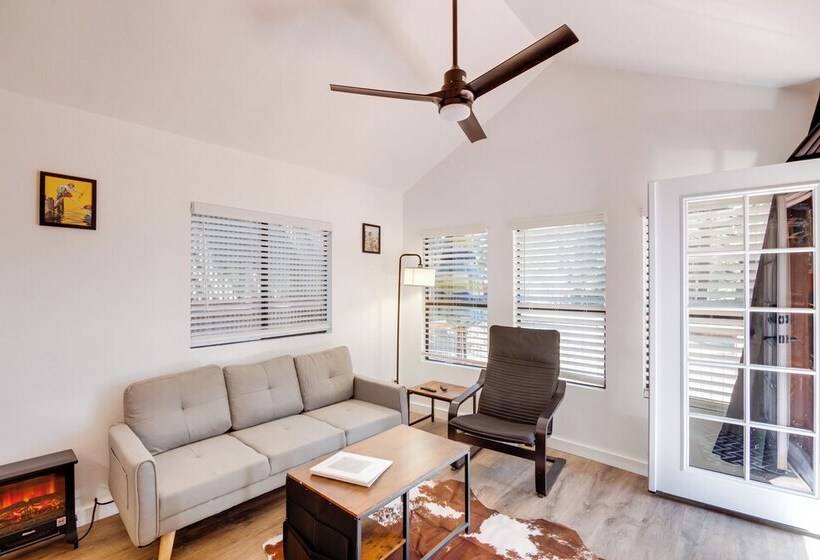 Peaceful Lake Almanor Cabin: Fish, Hunt + Hike!