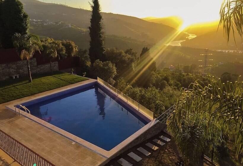 פנסיון Golden Mirror