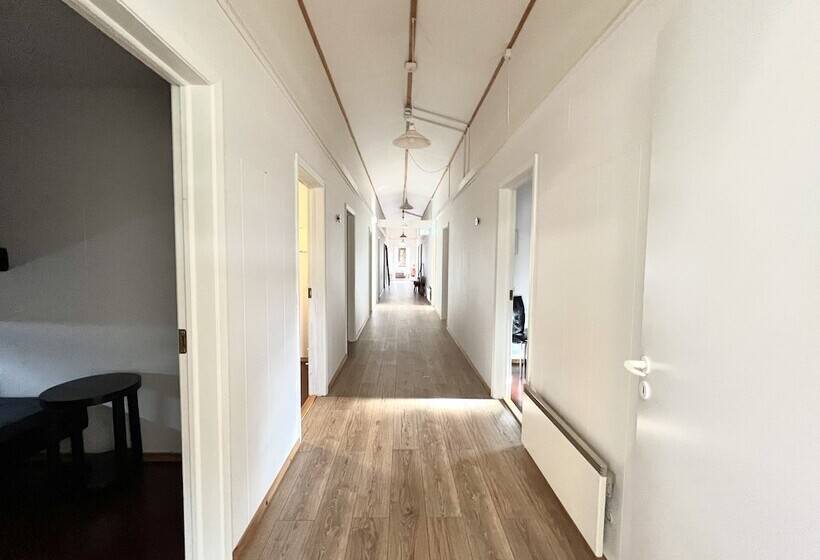 پانسیون Langahlíð Guesthouse