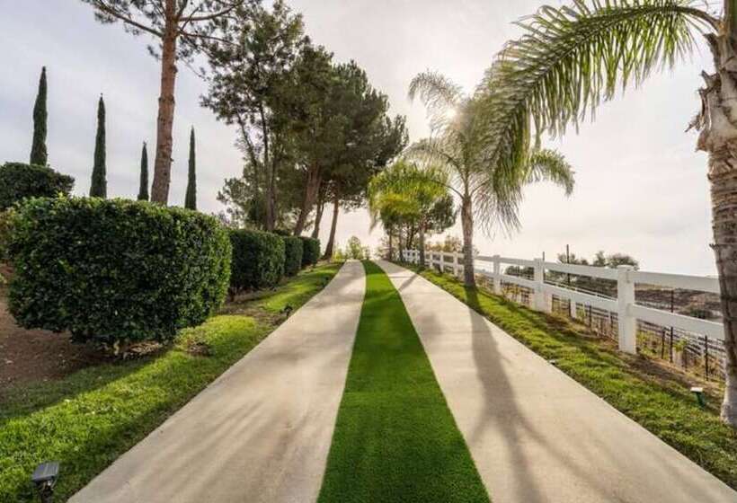 פנסיון Magic Villas