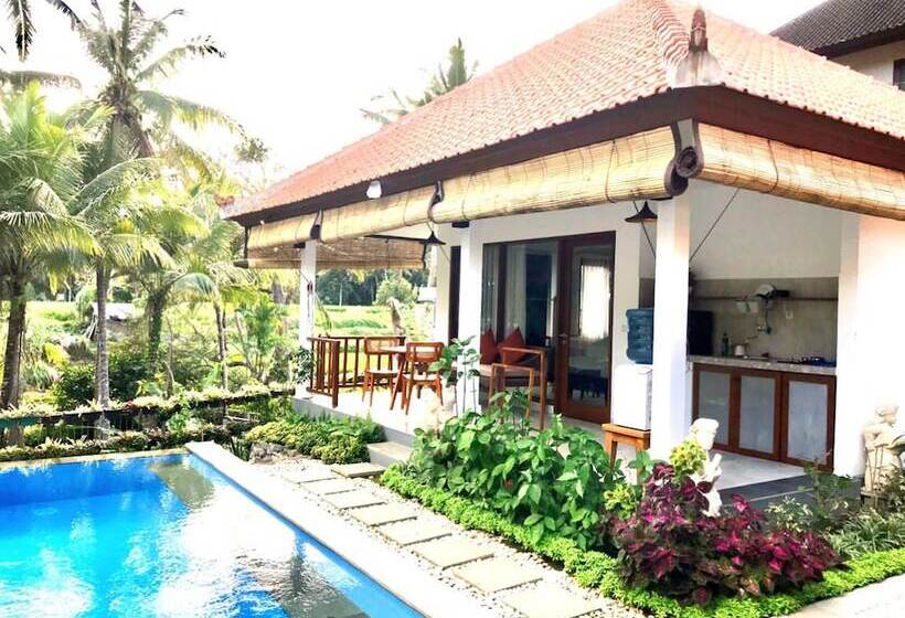 بنسيون Rumah Taman Kutuh