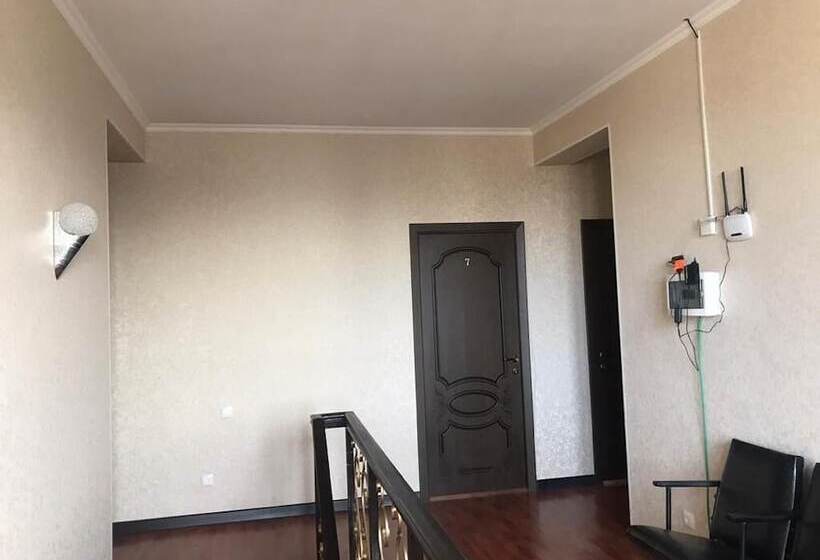 پانسیون Vstrecha