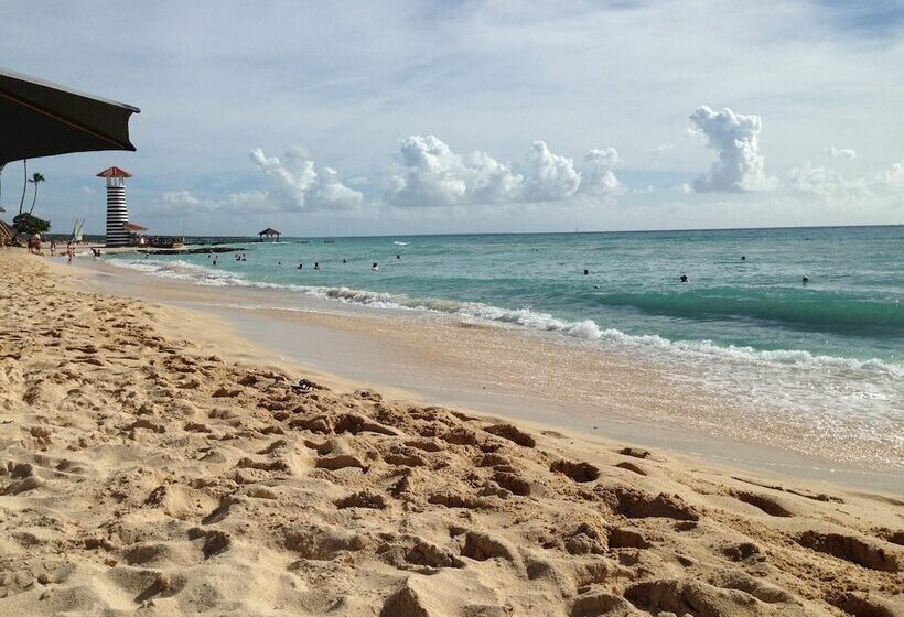 Playa Blanca Bed & Breakfast