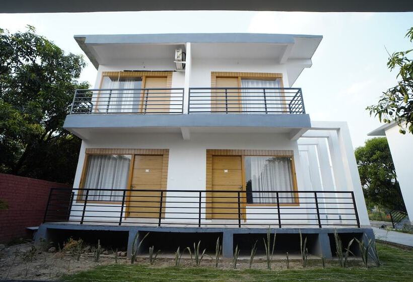 The White Oak Corbett Spa & Resort