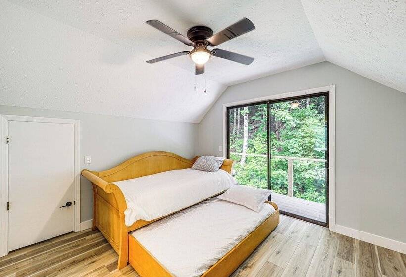 24 Acre Cottage W/ Hot Tub ~ 10 Mi To Blowing Rock