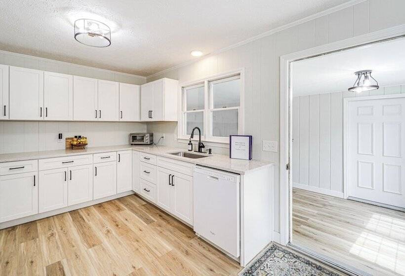 24 Acre Cottage W/ Hot Tub ~ 10 Mi To Blowing Rock