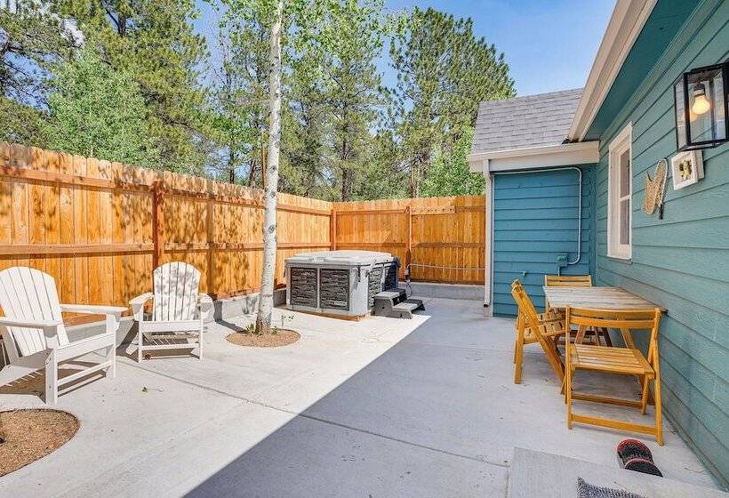 Patio & Hot Tub: Cozy Cabin Retreat In Bailey!