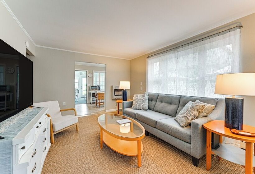 Bayfront East Quogue Retreat W/ Private Boat Dock