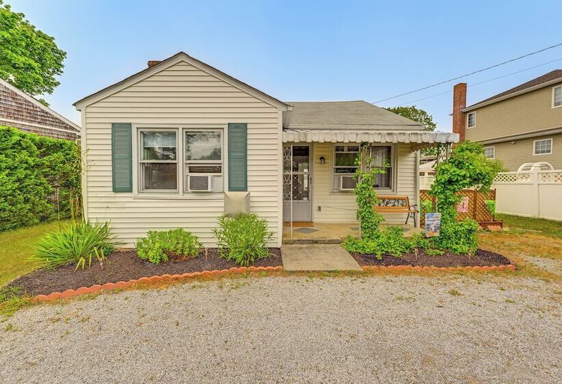 Bayfront East Quogue Retreat W/ Private Boat Dock