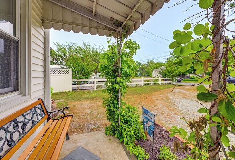 Bayfront East Quogue Retreat W/ Private Boat Dock