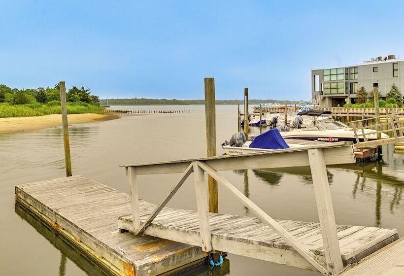 Bayfront East Quogue Retreat W/ Private Boat Dock