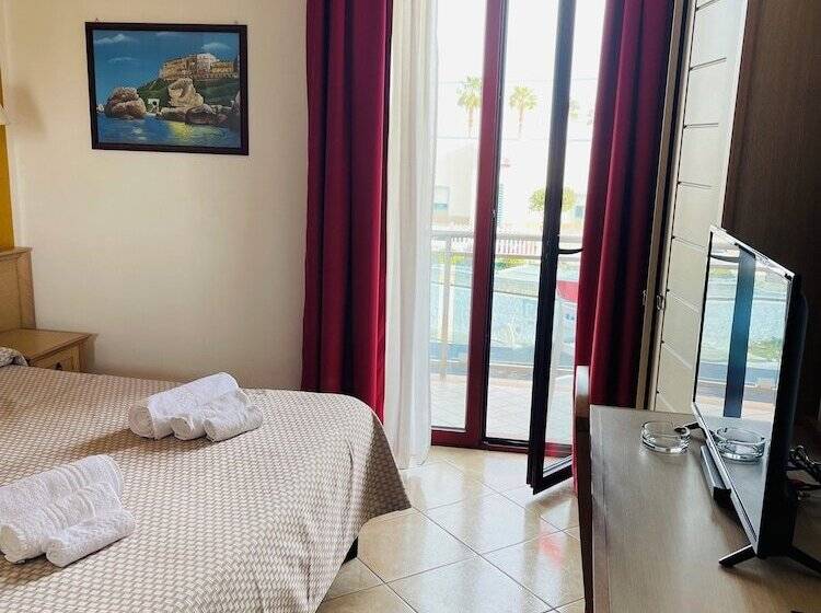 B&b Marina Sleep And Ship