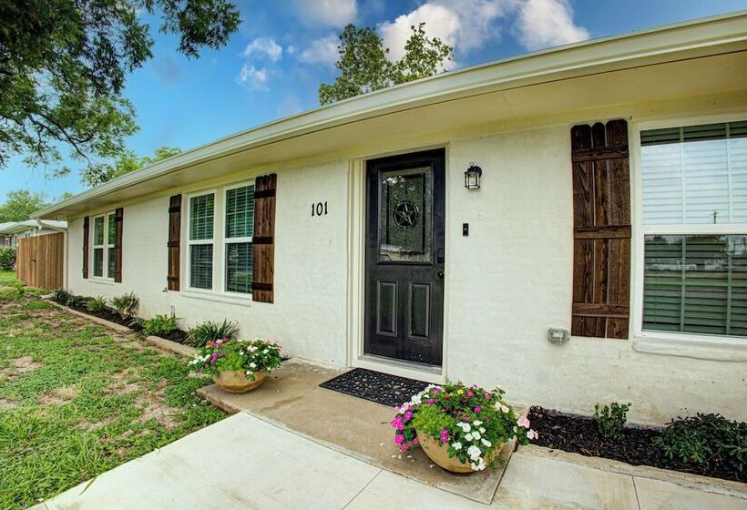 민박 Casablanca Waco