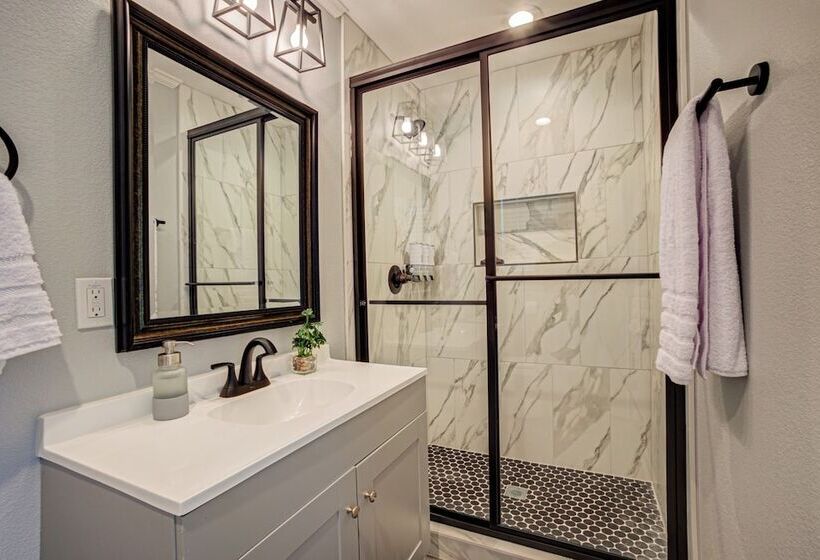 민박 Casablanca Waco